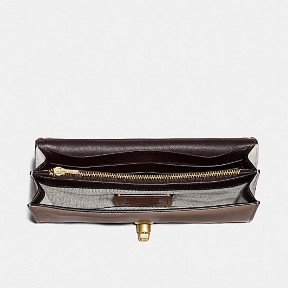 COACH  Riley Chain Clutch In Colorblock WALLET ON CHAIN - Picture 3 of 16